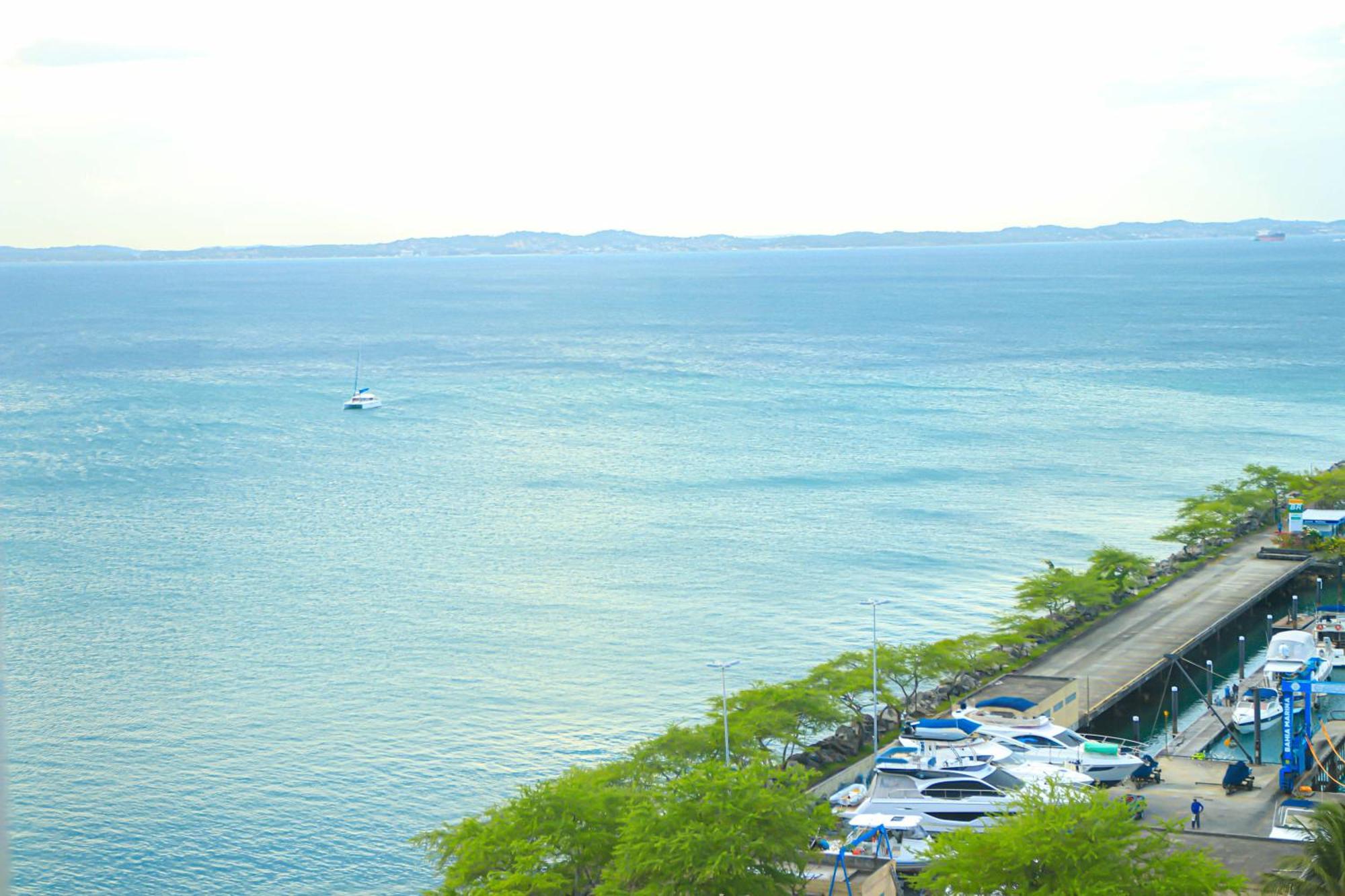 Cloc Marina Vista Mar p/ a Baía de Todos os Santos Apartamento Salvador Exterior foto