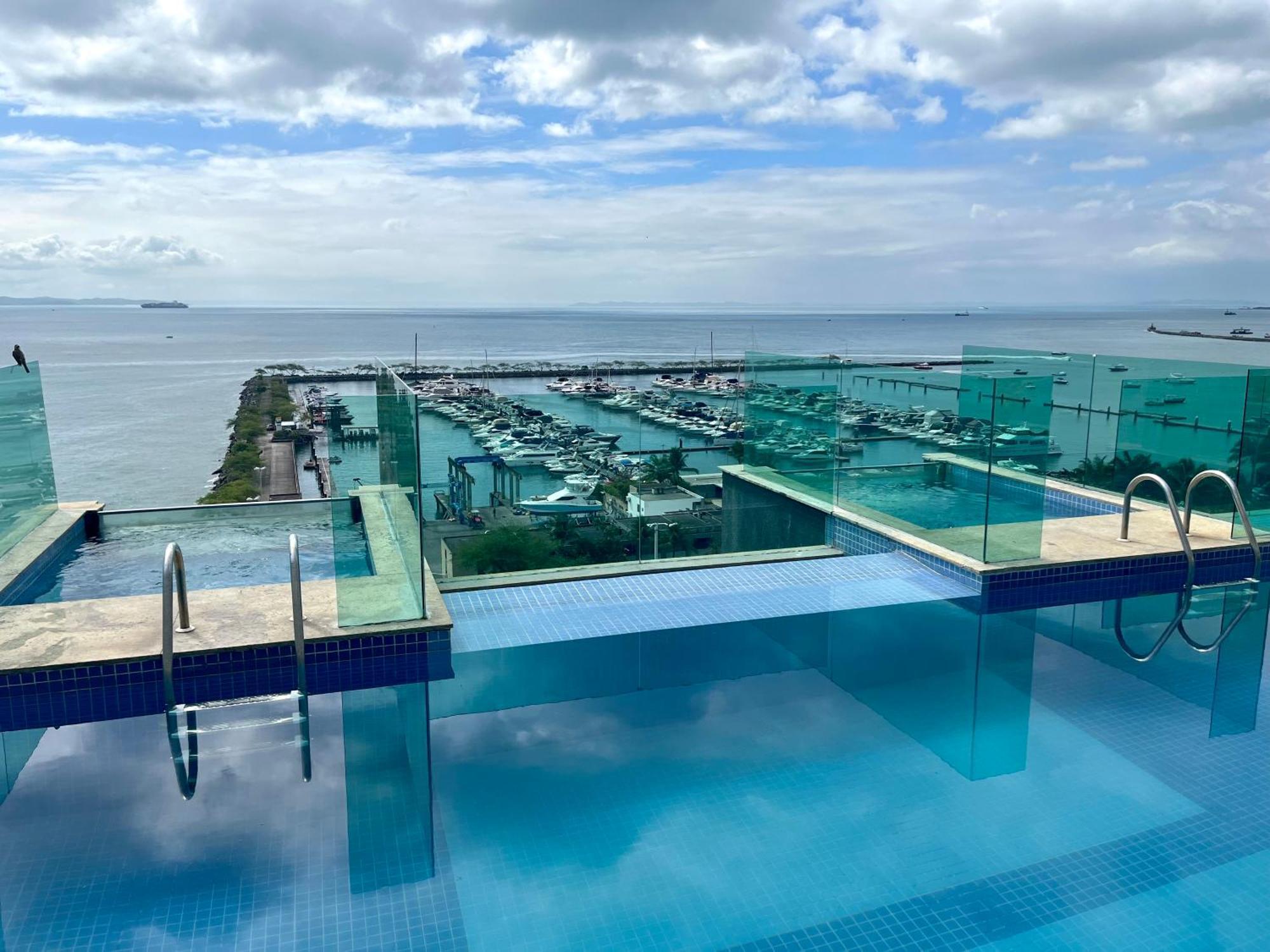 Cloc Marina Vista Mar p/ a Baía de Todos os Santos Apartamento Salvador Exterior foto